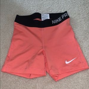 Coral Nike pros